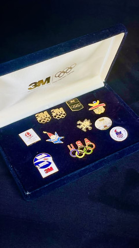 بج های یادبود المپیک کا ۱۱ عددی انتیک برگی و