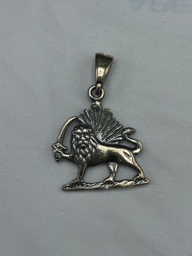 اویز نقره شیرو خورشید